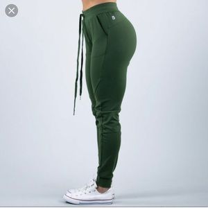 Sage Buffbunny Joggers